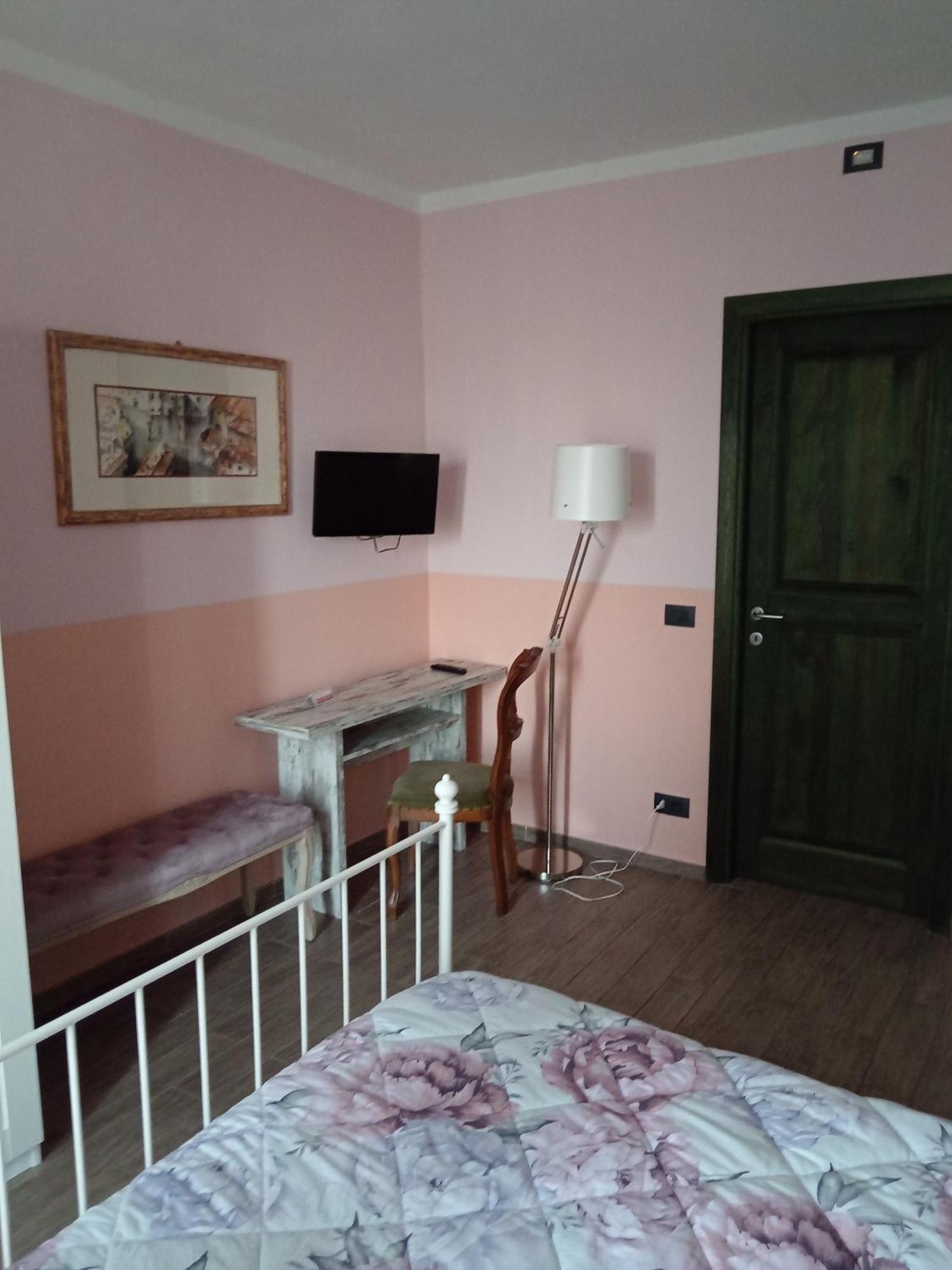 Ospitidelpero Bed & Breakfast Piozzo Exterior photo