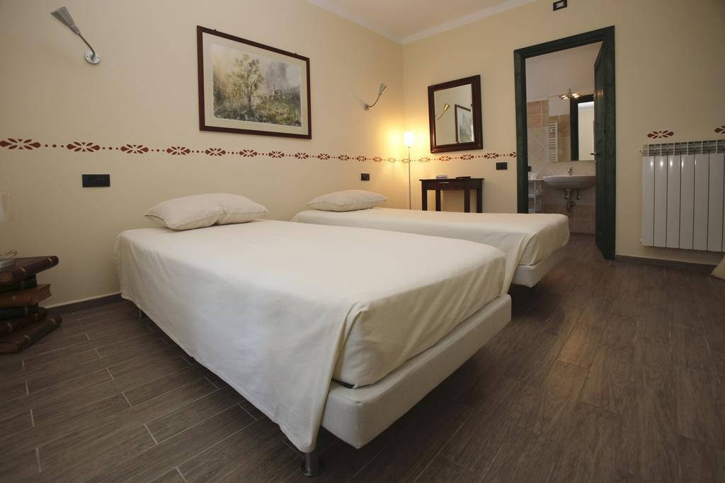 Ospitidelpero Bed & Breakfast Piozzo Exterior photo